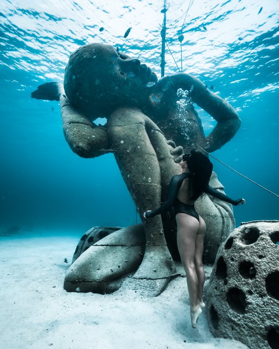 Exploring 'Ocean Atlantis' the world's largest underwater statue, representing a young woman holding<a href="/tag/bahamas"class="tags"><span>#bahamas</span></a><a href="/tag/underwaterphotography"class="tags"><span>#underwaterphotography</span></a><a href="/tag/girlsthatfreedive"class="tags"><span>#girlsthatfreedive</span></a>