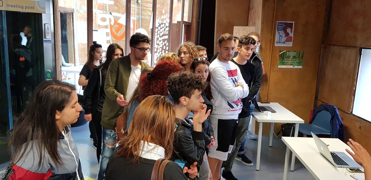 TaludEria's tweet photo. Hoy hemos recibido una visita desde Nápoles gracias a @MagentaCons  
🍝 Futur@s chefs, pasteler@s y hosteler@s que nos ha encantado recibir hoy en @OviedoEmprende 👏🏻 https://t.co/RzzVPOQR4K
