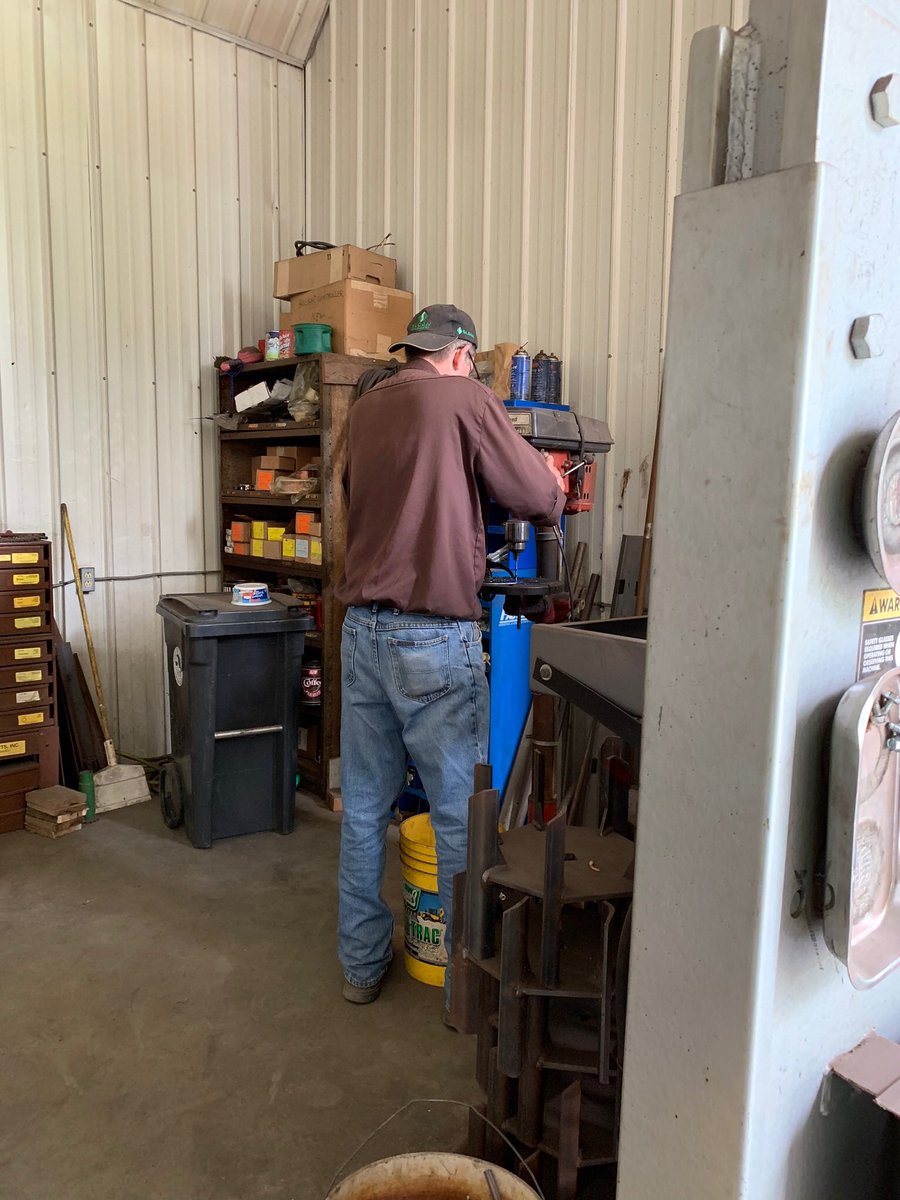 TheWittyFarmer's tweet photo. So my uncle Joe, he’s awesome. He made our plaque, for our #envelopebox, from scratch in his shop. My dude, Mark, he made the box from some of our old #barndwood. #Wedding is tomorrow, sheeeeeeet! 

#weddingenvelopebox https://t.co/BhFsANnjpZ