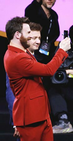 stevngrntrogers's tweet photo. this chris evans with this chris hemsworth https://t.co/GtAH9R7R8v