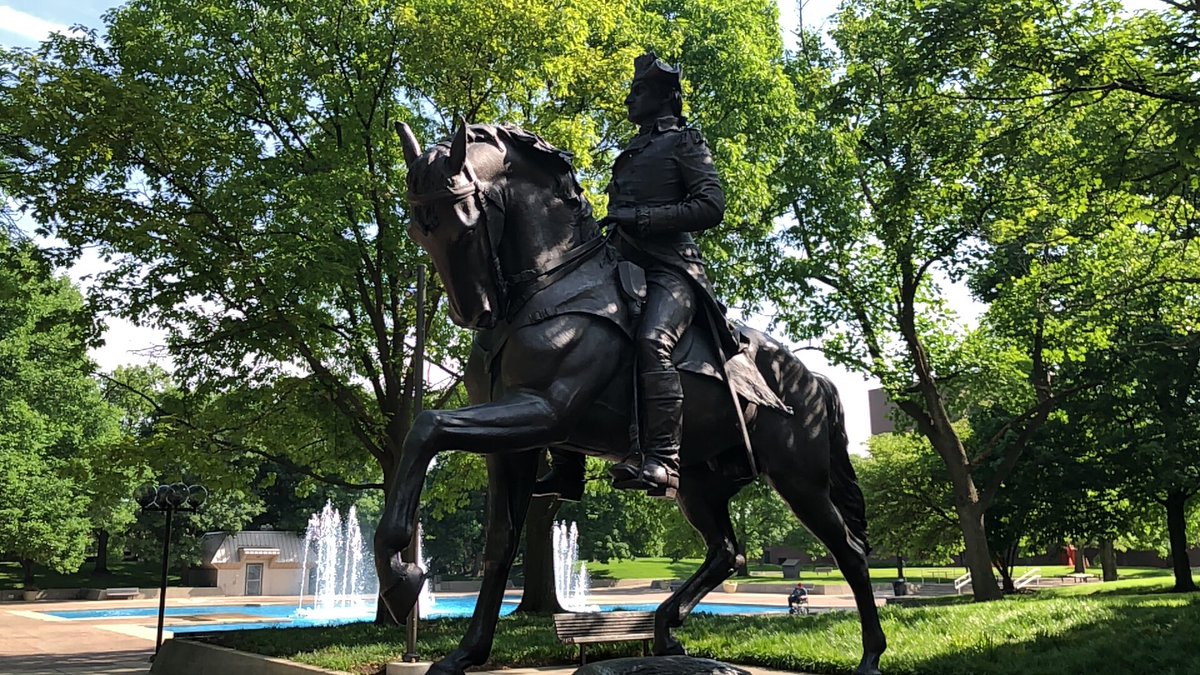 AnthonyKRhoades's tweet photo. Day two of @DaytonMagazine tour of Indiana takes us to Fort Wayne.  Thanks for the photo tip Jessa with @VisitFortWayne.  What a beautiful downtown! https://t.co/HpcvypK3vM
