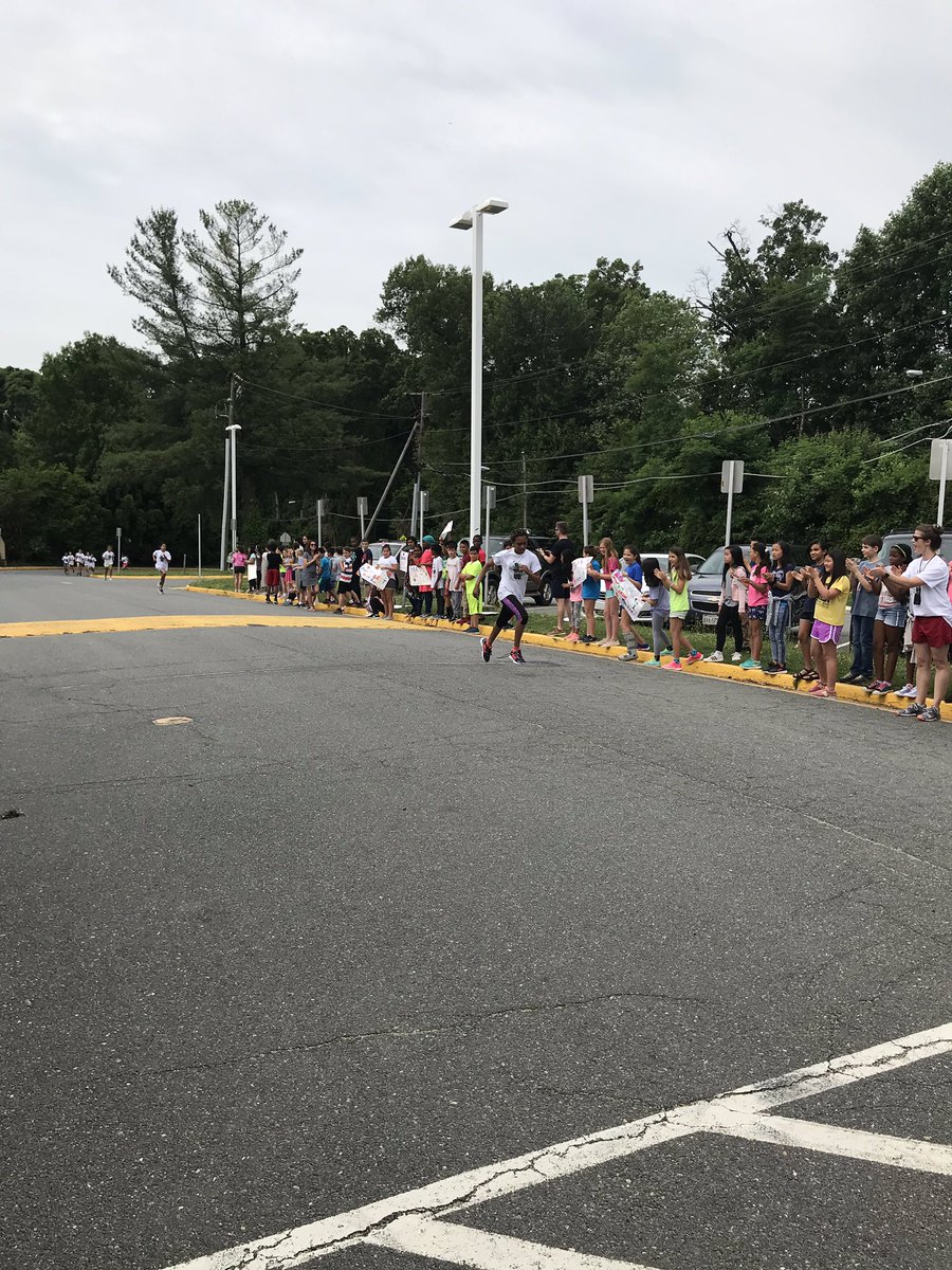 FairhillES's tweet photo. Ellipse Run! #watchusrun https://t.co/KhEz75LEdq