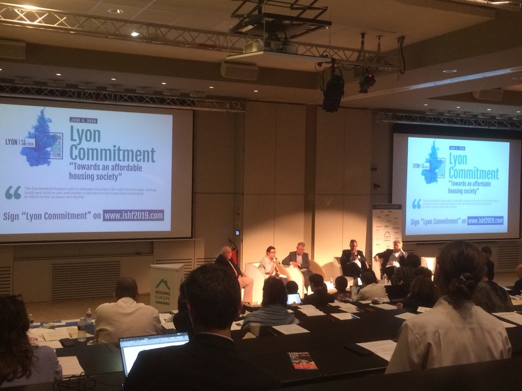 I could not agree more: Setting up a strategy to reduce homelessness &amp; implement it is a question of a political priority. -Finland shares its experience in reducing homelessness at #ishf2019