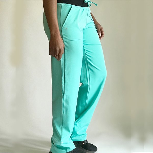 AMPMScrubs's tweet photo. Ready to take on your workweek in our scrub pants. 4-way stretch, Poly-Spandex blend makes them ridiculously soft and 100% awesome AM:PM 😷Medical Scrubs. (Link in Bio) 
#relaxedfit #nurse #rn #nurselife #capriscrubs #athleticscrubs #dentist #doctor #medicalstudent #medstudent https://t.co/fj0695Qjq7