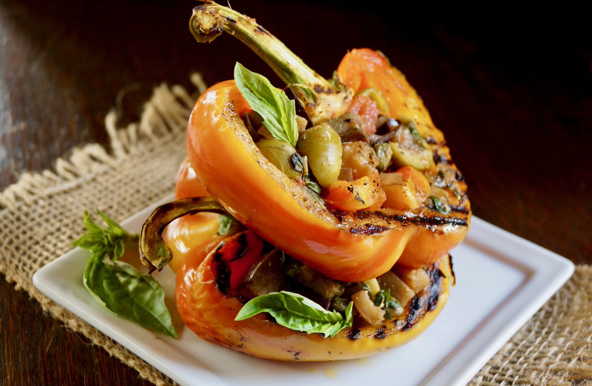 EnjoyaPepper's tweet photo. The BBQ season has begun! 🔥  Don't let yourself be blown away by a spring storm. 🌀 These delicious barbecue recipes can also be made in the kitchen. 👩‍🍳👨‍🍳

Enjoya - Filled with joy!

https://t.co/oFqEdwDOvd 

#bbq #bellpepper #paprika #barbecue https://t.co/AzycP24WuX