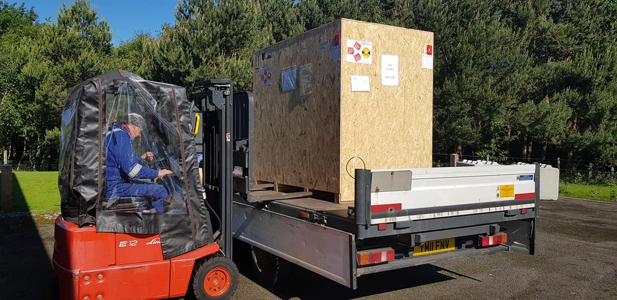 _PhoenixI's tweet photo. We received an exciting delivery this morning - our new large format 3D printer and it is HUGE! You don't get a 3D printer this size on #eBay ;) #phoenixinstinct https://t.co/Lrv6DlsaMo