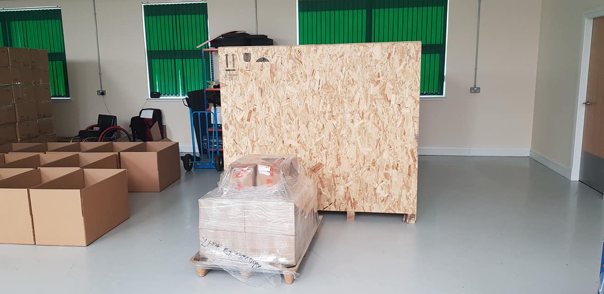 _PhoenixI's tweet photo. We received an exciting delivery this morning - our new large format 3D printer and it is HUGE! You don't get a 3D printer this size on #eBay ;) #phoenixinstinct https://t.co/Lrv6DlsaMo