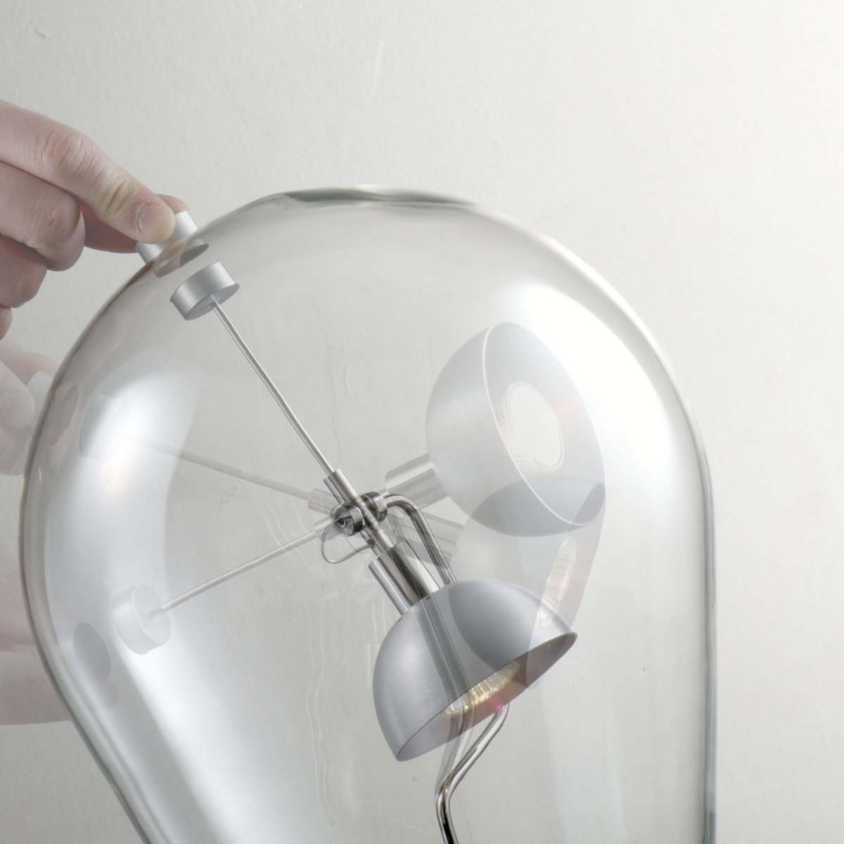 lodesbrand's tweet photo. Within the soft geometry of a blown-glass diffuser, the beautiful, comfortable light of Blow can follow you on your desk thanks to the magnet placed on top of the diffuser.
You'll love it, just adjust it as you need!
#Blow Design by Pio & Tito Toso
#StudioItaliaDesign https://t.co/A8uQHivgjH