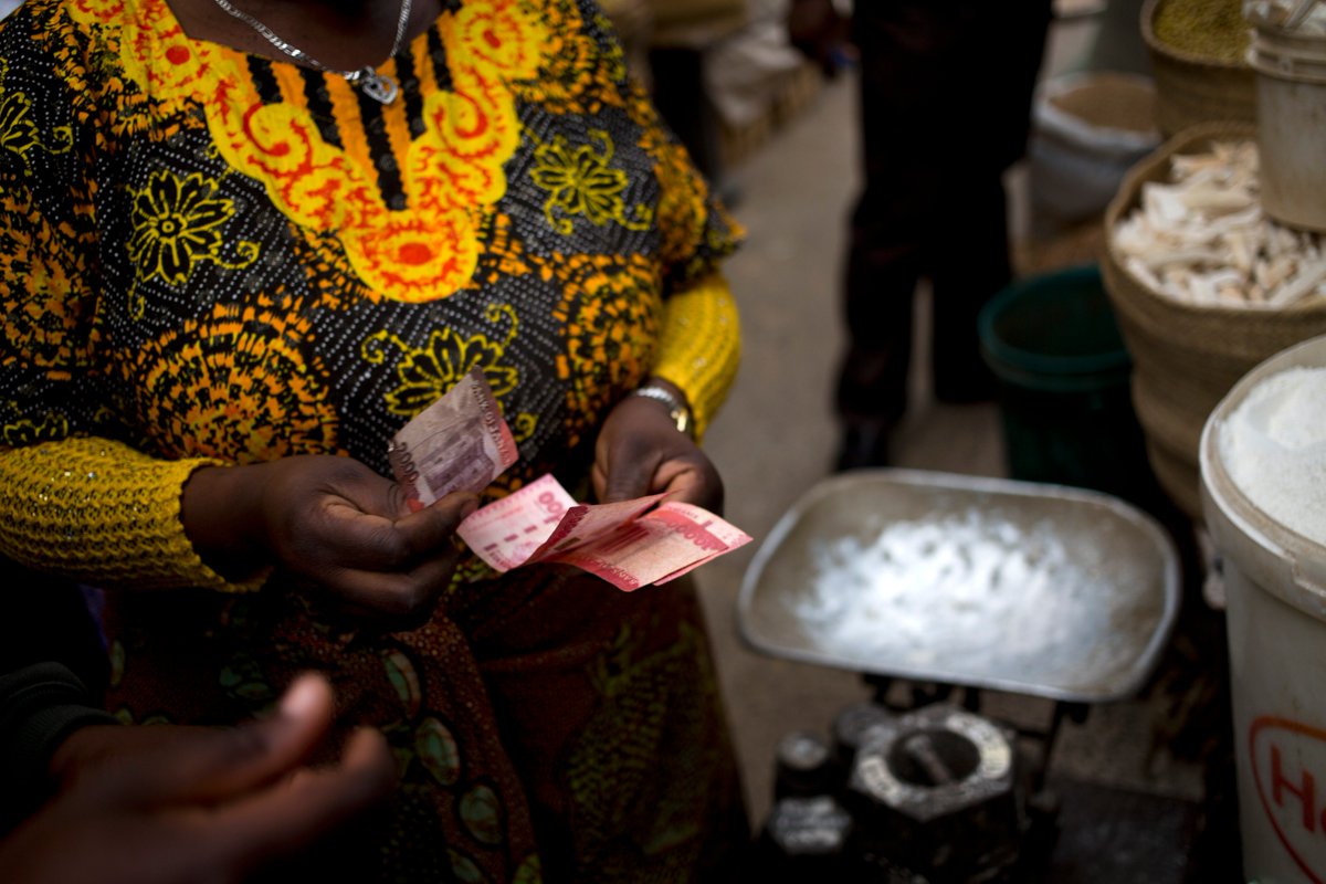 CTAflash's tweet photo. How #digital networking boosts financial prospects for #women #agripreneurs. Discover more> https://t.co/F7vxXyHXL4 @nawsheenh @maboys #D4Ag #D4AgAfrica https://t.co/IyvIWEqbjx