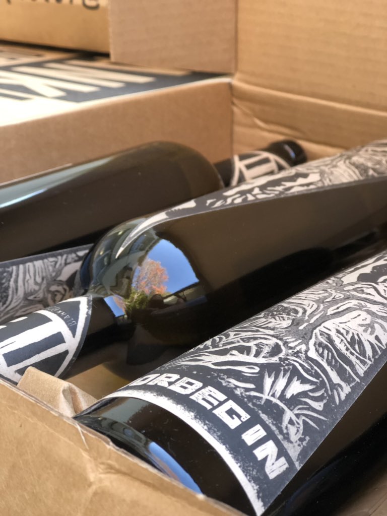 GreatDomainesSA's tweet image. #Rabbitsfoot #Oorbegin #MyEieStofpad #IMHinterhofKabuf These are a few of our favourite things! New delivery from @BLANKbottle