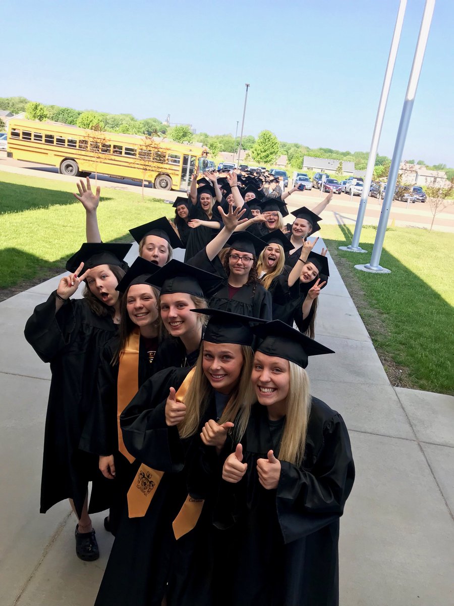 stwillman's tweet image. BHS senior clap out 2019!    ⁦@ByronBears⁩