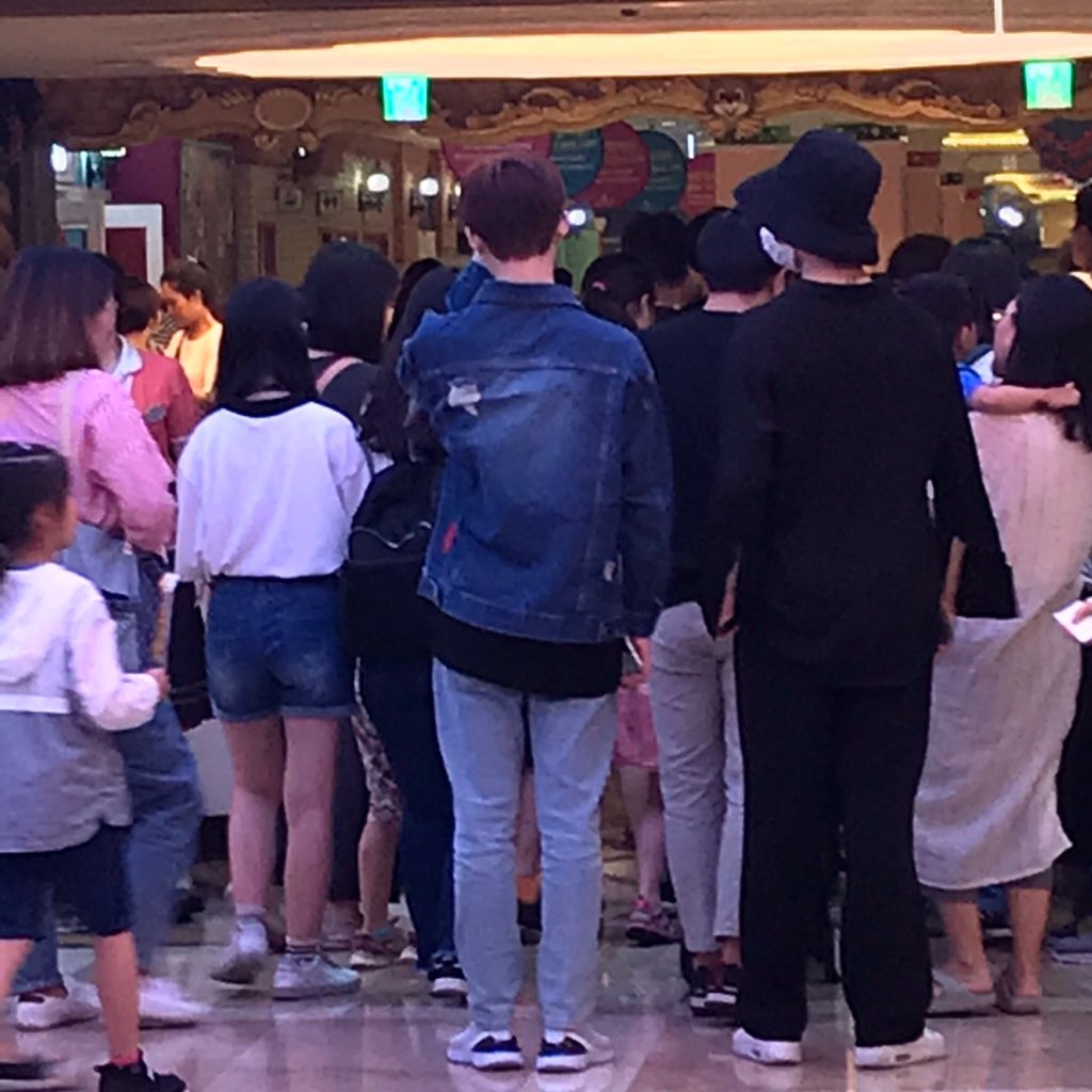 sehunivers_'s tweet photo. LEE MIDAM AND DONGHYUN were spotted at Lotte world today

so midam finally went out? Yessh 🤧😭

#미담 #이미담 #LEEMIDAM #MIDAM #ProduceXMidam #PRODUCEX101 #프로듀스X101 #Produce_X_101 #프로듀스_X_101 https://t.co/sSUgg8BHJ8