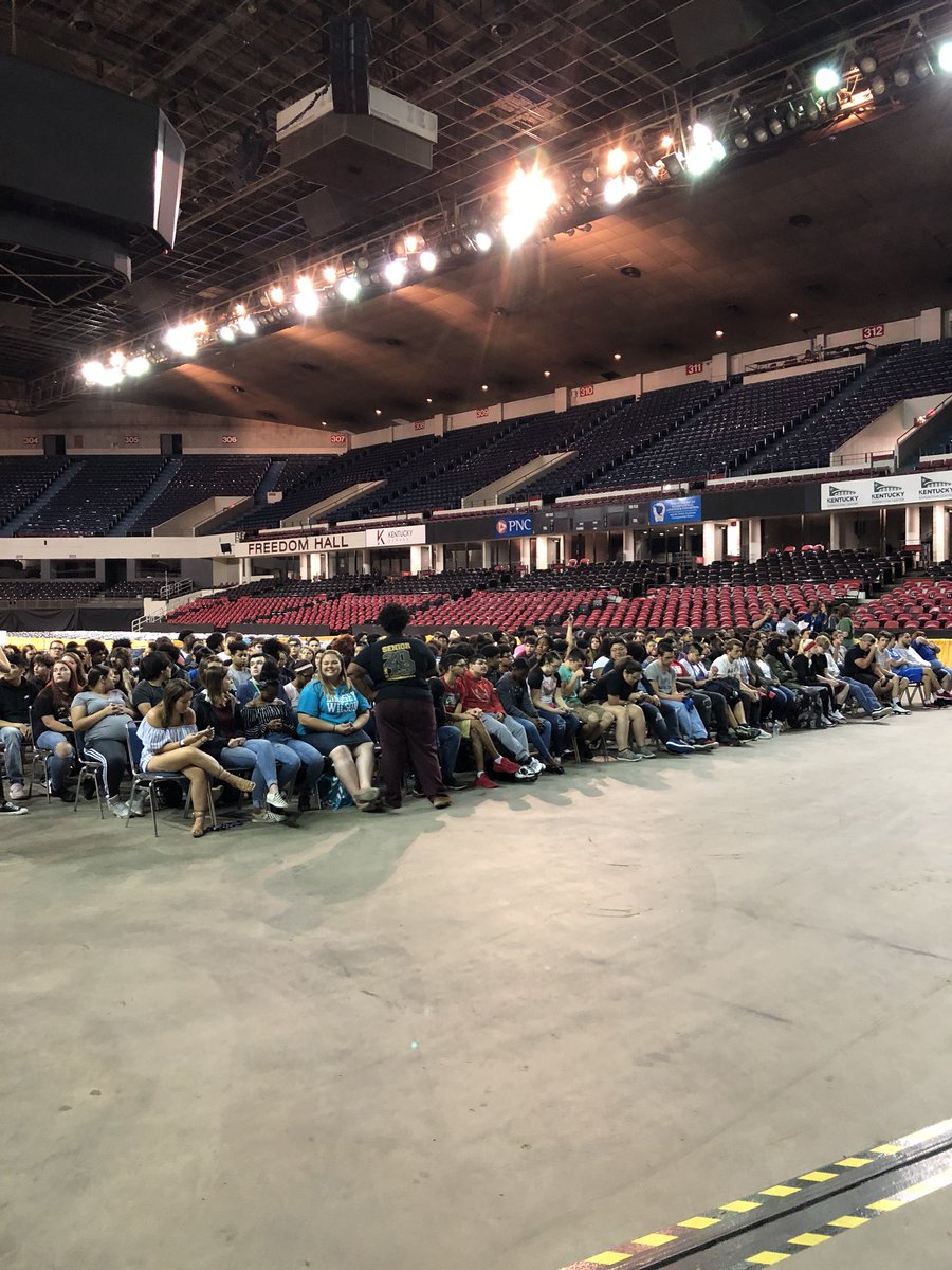 MooreLibrary's tweet photo. Graduation practice!! 2019 Freedom Hal #knowMoore https://t.co/1HBVGmDXJm