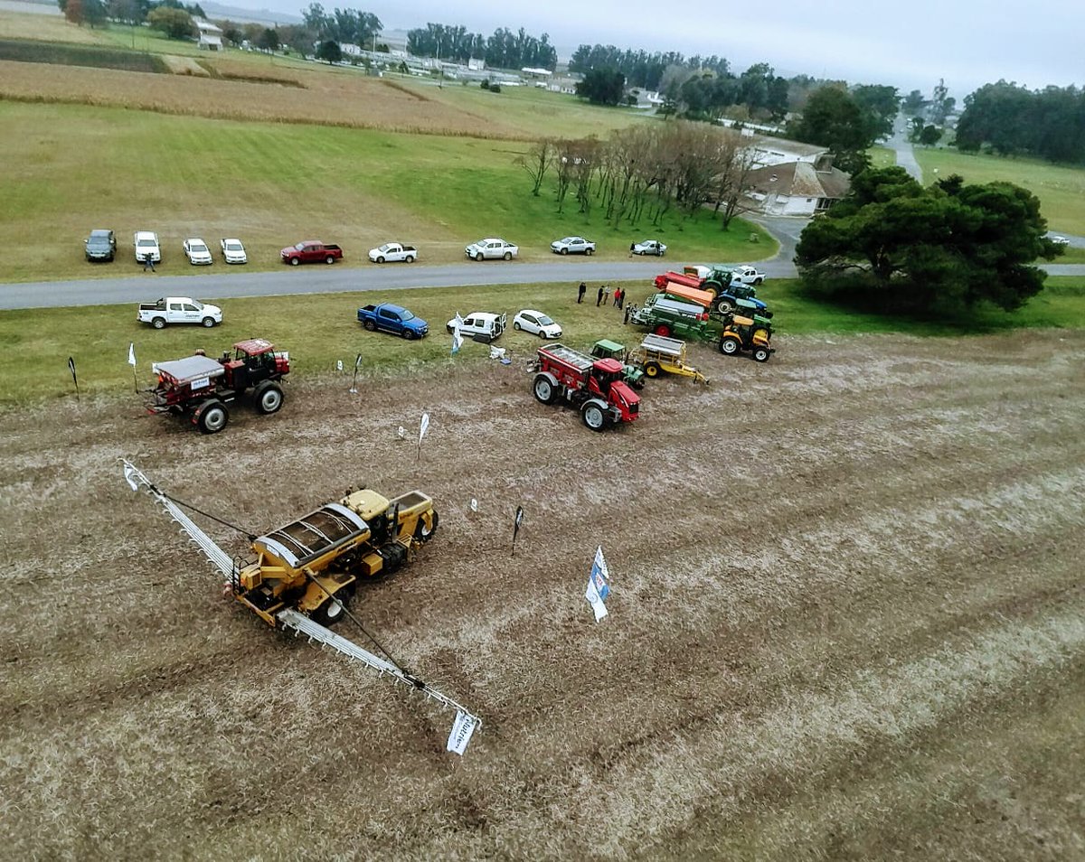 FertecSA's tweet photo. Ayer vivimos una gran jornada técnica junto a #IngenierosAgrónomos en el Curso "Eficiencia en la aplicación de fertilizantes sólidos" organizado por Ia Facultad de Ciencias Agrarias de Balcarce. https://t.co/1ebvRaAhxA