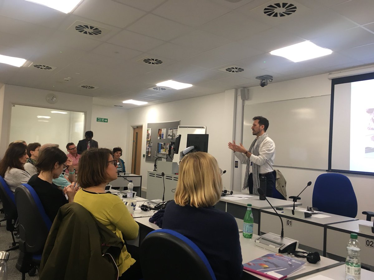 Ivana33473166's tweet photo. @SWonnacott_Bath talking about interpreting and translation at the @PoLIS_Bath Department of the @UniofBath #langteachersdaybath #mfltwitterati https://t.co/6TzWrfpnDS