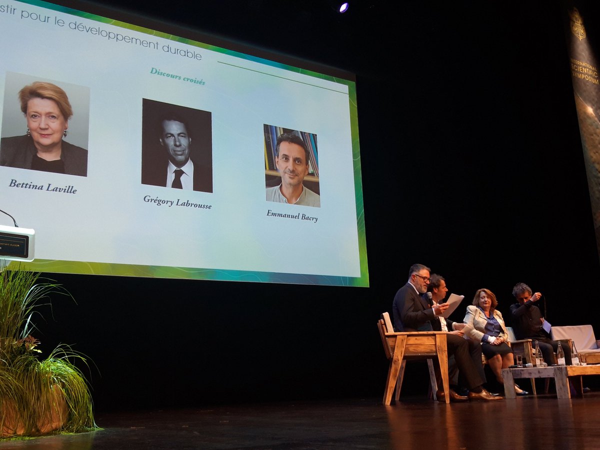 Polytechnique's tweet photo. Dernières discussions de la journée de notre #colloqueRefleXions sur le thème "S'investir pour le #DeveloppementDurable" avec @Bettina_Laville, @g_labrousse et @ebacry
@namr_france
#225anspolytechnique https://t.co/7mqa9zFO8D