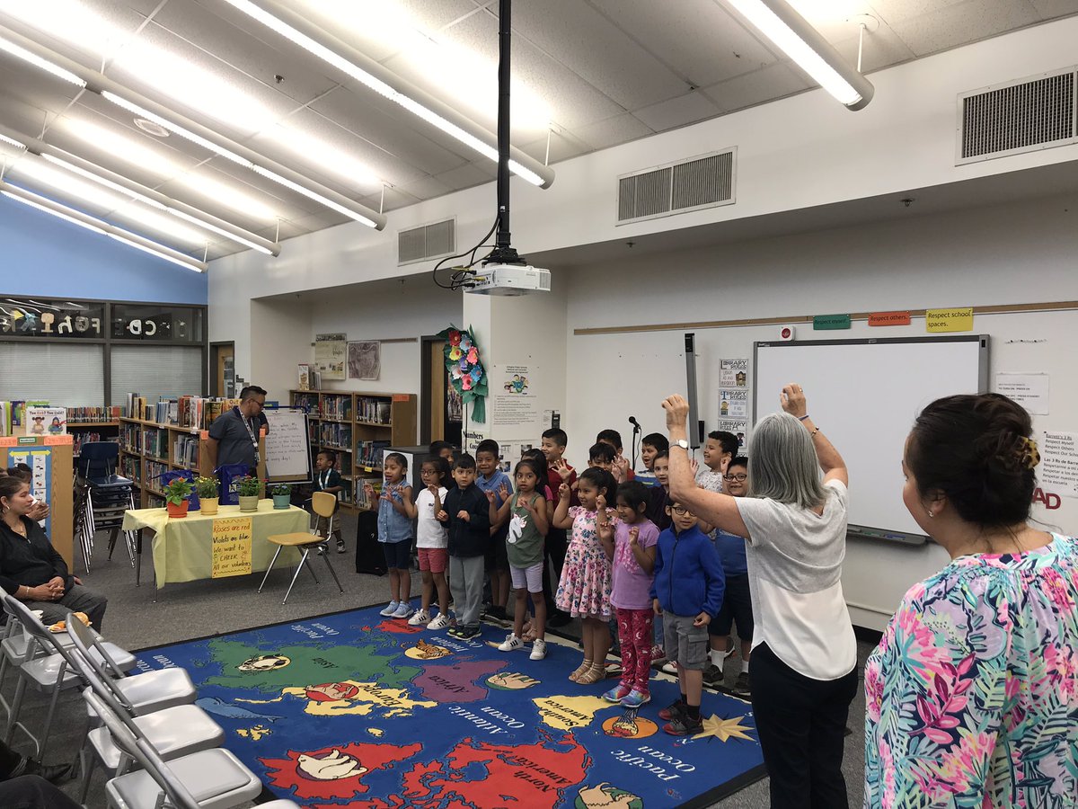 Redding_APS's tweet image. Cards and songs to celebrate volunteers! #KWBpride #APSGetInvolved