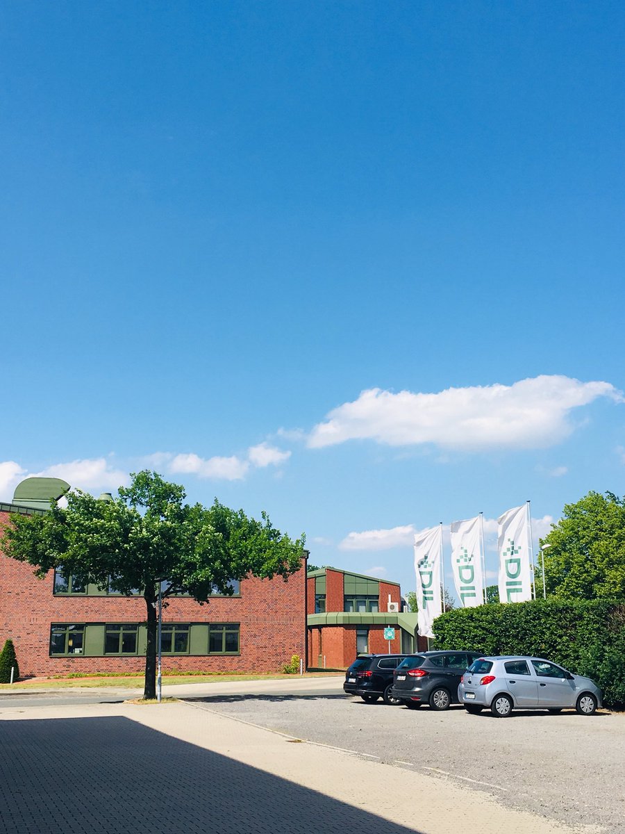 Ele_Inguglia's tweet photo. First working week ✅ time to enjoy some sun and the long weekend ahead😎 #phdlife #newjob #germansummer #shortfriday #Praktikantin https://t.co/0kgyvsORo3