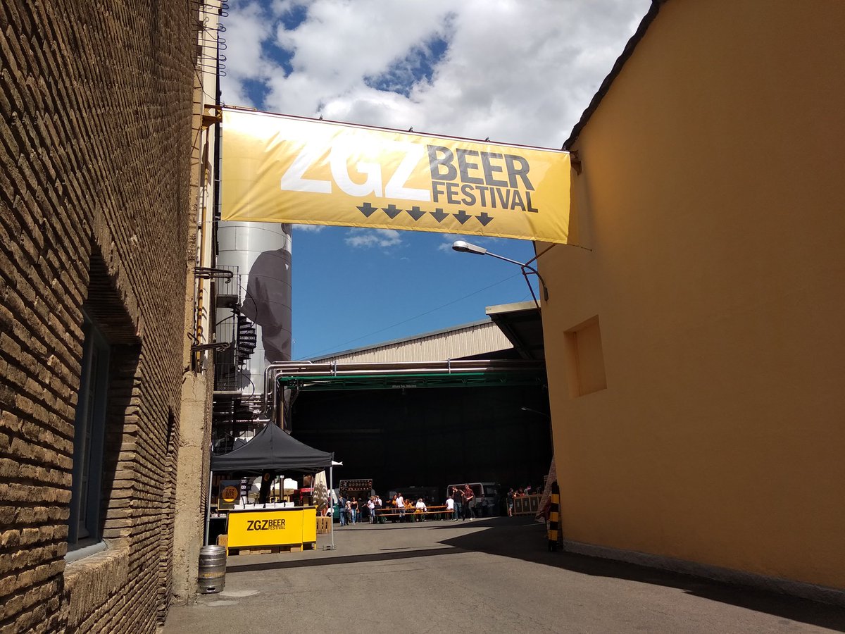 zaragozala_com's tweet photo. Si te gusta disfrutar de la cerveza y el buen ambiente tienes una cita éste fin de semana con el Zaragoza Beer Festival en la antigua fábrica de La Zaragozana
https://t.co/eAK3KQTBZk https://t.co/gWvIk2B3z6