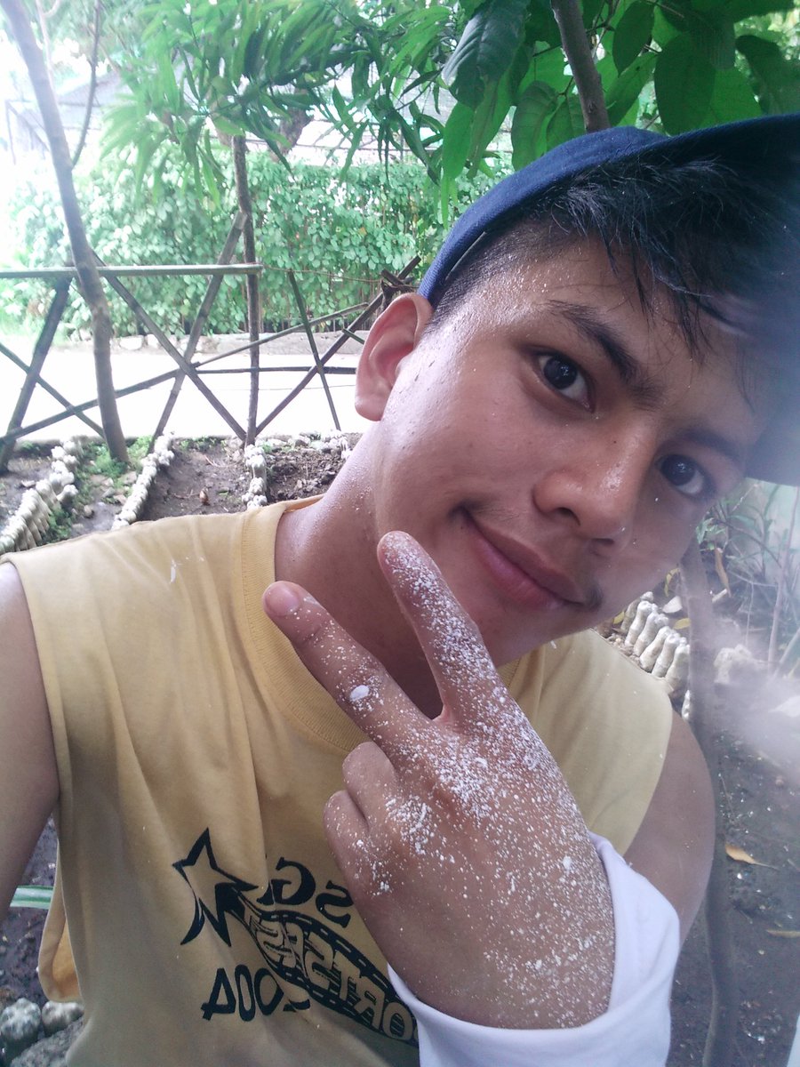 brensiee's tweet photo. Parang isa to sa gusto kong maging trabaho dati para mafeel ko kung ganong kahirap ba, pero hindi pang permanent wala lang para maexperience ko lang din, salamat sa Dios sa ganitong pagkakataon ππ #ConstractionWorker? #Painters #ExtraLangTalagaAkoDito https://t.co/OUSdkGv5vi