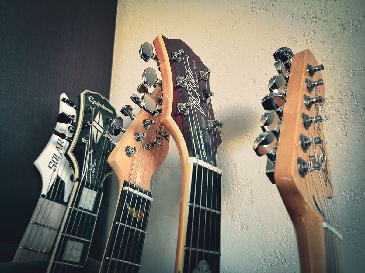 DawnHarborBand's tweet photo. S'il y a des gratteux parmis nous 🎸  Le meilleur guitariste de tout les temps  c'est ..? https://t.co/YJmG0BBAo2