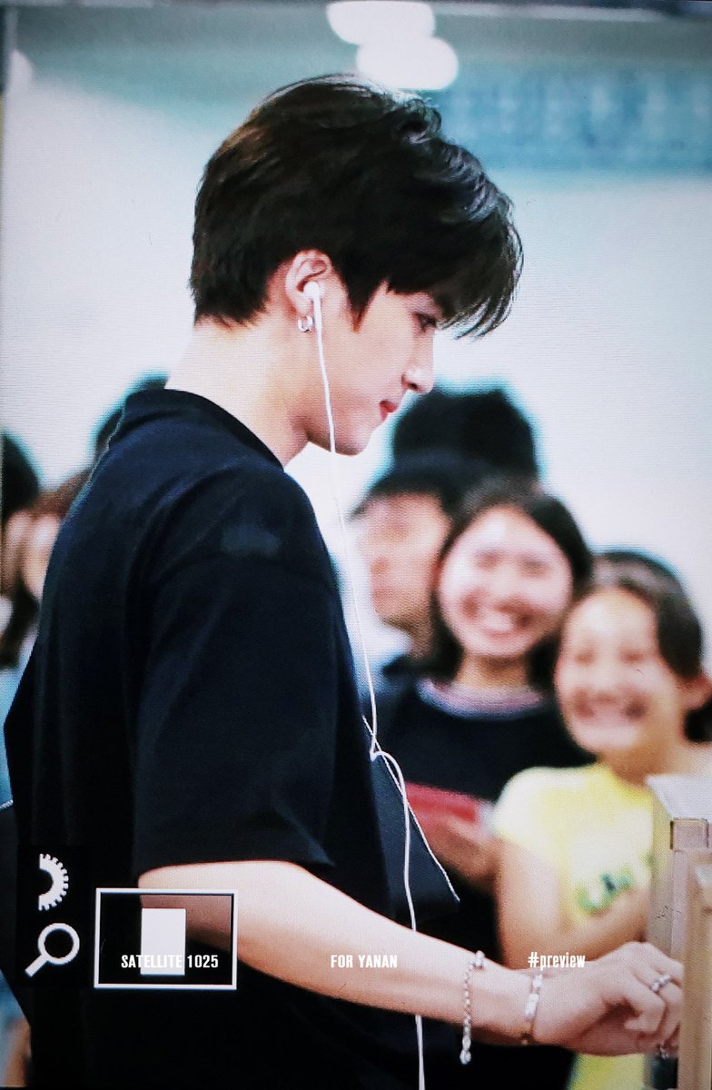 19961025net's tweet photo. 190607 GMP

#펜타곤 #옌안 #PENTAGON #YANAN https://t.co/J5eV59BGC6