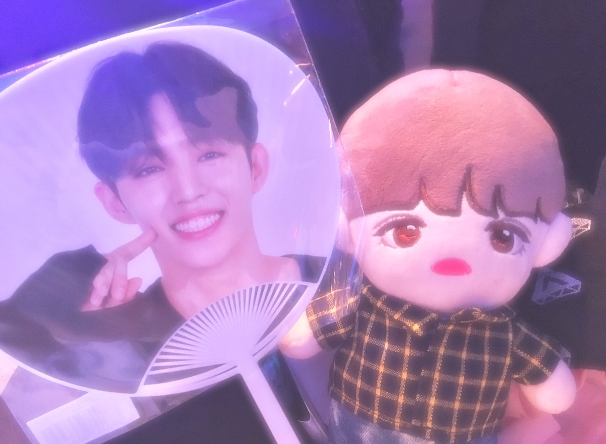 coupupu0808's tweet photo. 【はっぴーえんでぃんぐ♪はっぴーえんでぃんぐ♪】
#HAPPY_ENDING #SHOW_CASE #쿱퍼스타 #scoups #SCOUPS #에스쿱스 #エスクプス #seventeen #SEVENTEEN #세븐틴 #승철 #スンチョル #coupupu https://t.co/yVO0PZpBYB