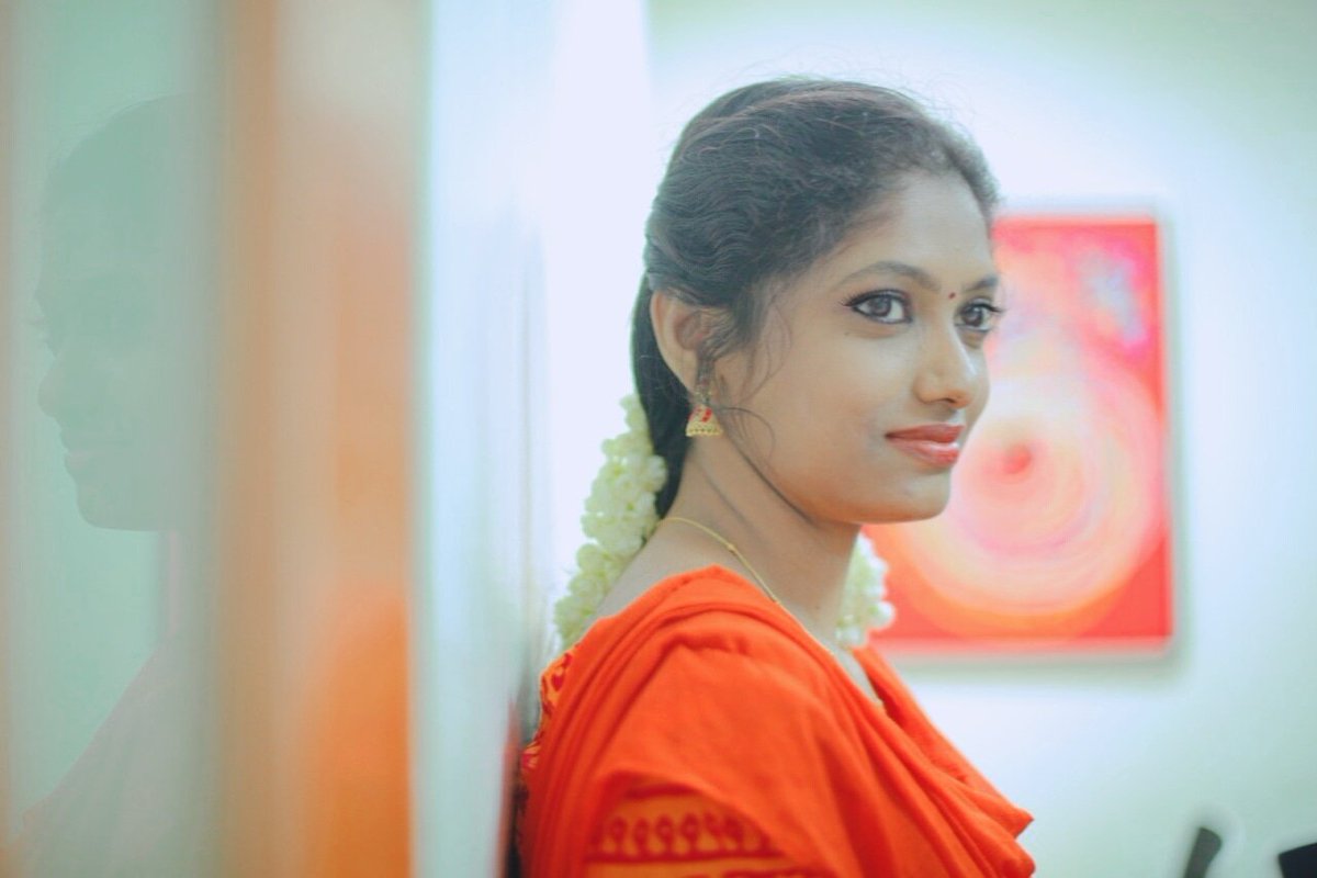 sree_vennila's tweet photo. D happiee me.. #sreevennila #nilafeathers #maduraponnu #womendirector #homelygirl #southindianheroine #kollywoodtamil #traditionalgirl #beautybay #EyesOnMe #cuties #tweetme #TrendingNow #Trending #southindiantrend #facecut #tamilnadugirls #Jasmine #jimikkikammal https://t.co/bsV3sqm5ip