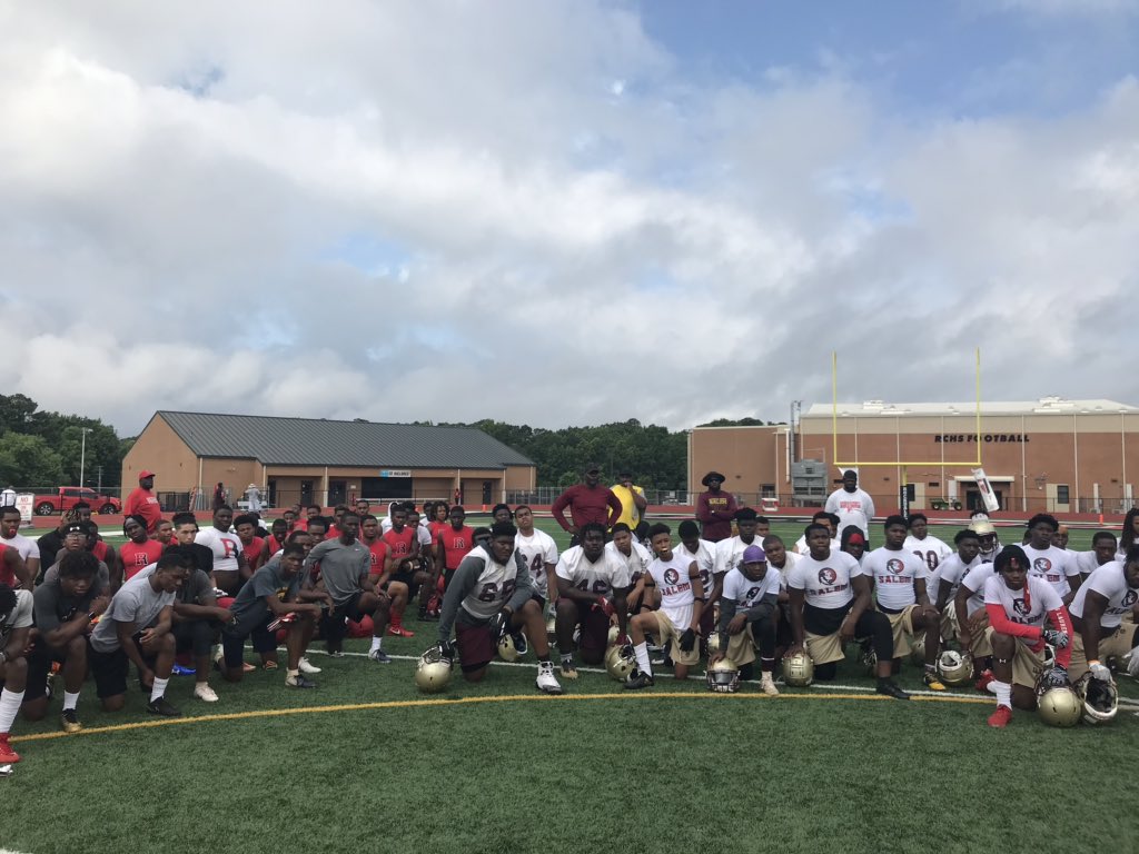 Always glad to see my favorite @AtlantaFalcons @GradyJarrett back home in Rockdale. #youthfootballcamp #gradygives