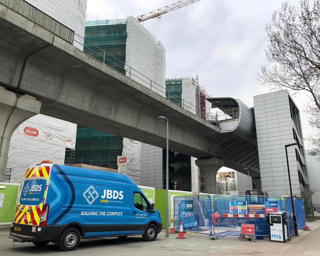 JBrowneDS's tweet photo. At JBDS, we are proud of the relationships we make with our clients. Here's us completing some recent sewer connection works at North Woolwich Road for Groupe Bouygues
#solvingthecomplex#removingconstraints #enablingconstruction https://t.co/KQMebIyG7g