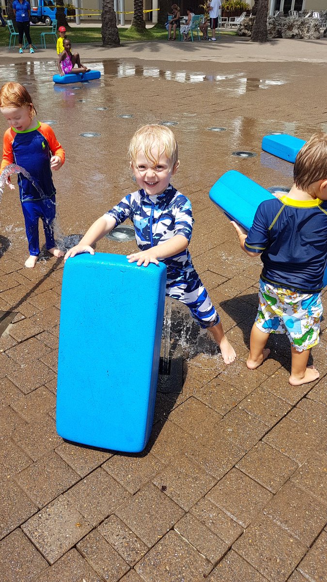 fernandarocco3's tweet photo. Our last Nursery field trip this year.  Picnic and water play in Camana Bay. Super duper fun! #CISinspires #cisnursery https://t.co/61DbCjTg4V