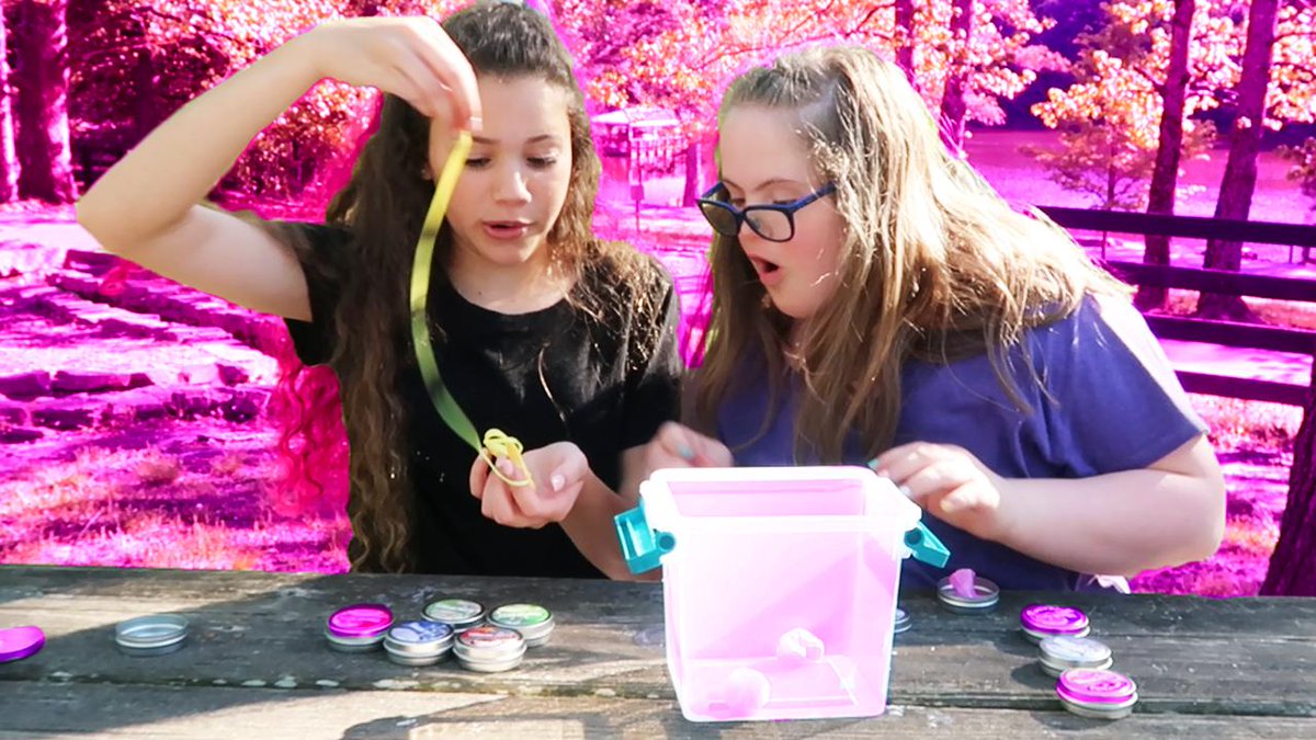 SarahGraceClub's tweet photo. Sarah Grace &amp; Sierra Haschak try mixing different types of #putty to make a thinking putty smoothie! Check it out! Watch HERE: https://t.co/RXyHemR9Y0 https://t.co/g0JybyfiSB