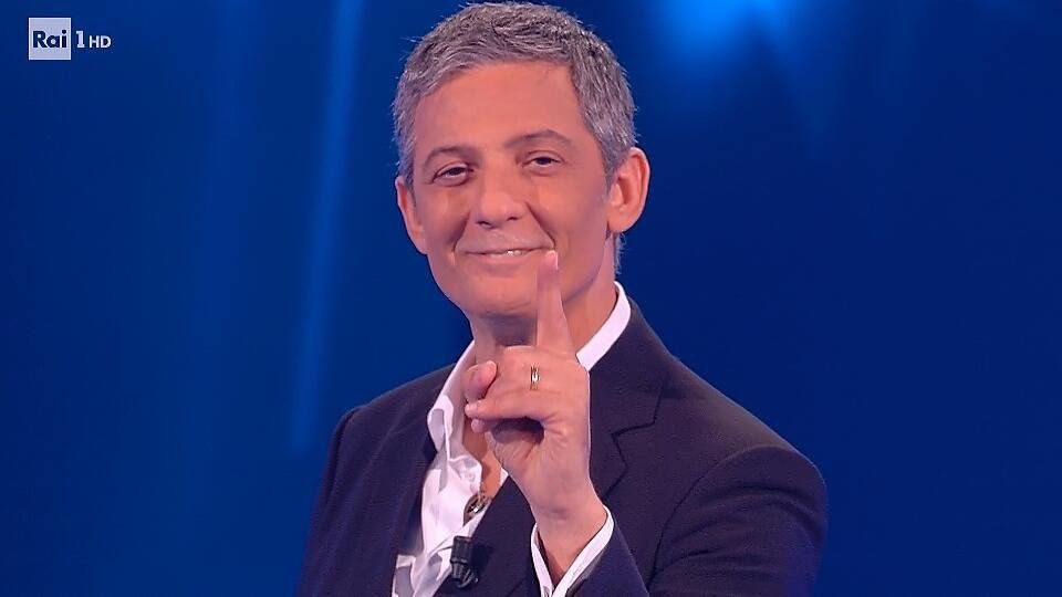 belfiore_ale's tweet photo. Il giorno del #pippesimo buon compleanno #PippoBaudo 🎂 #happybirthdaypippobaudo @Fiorello @RaiUno https://t.co/oDyTjbxoqZ