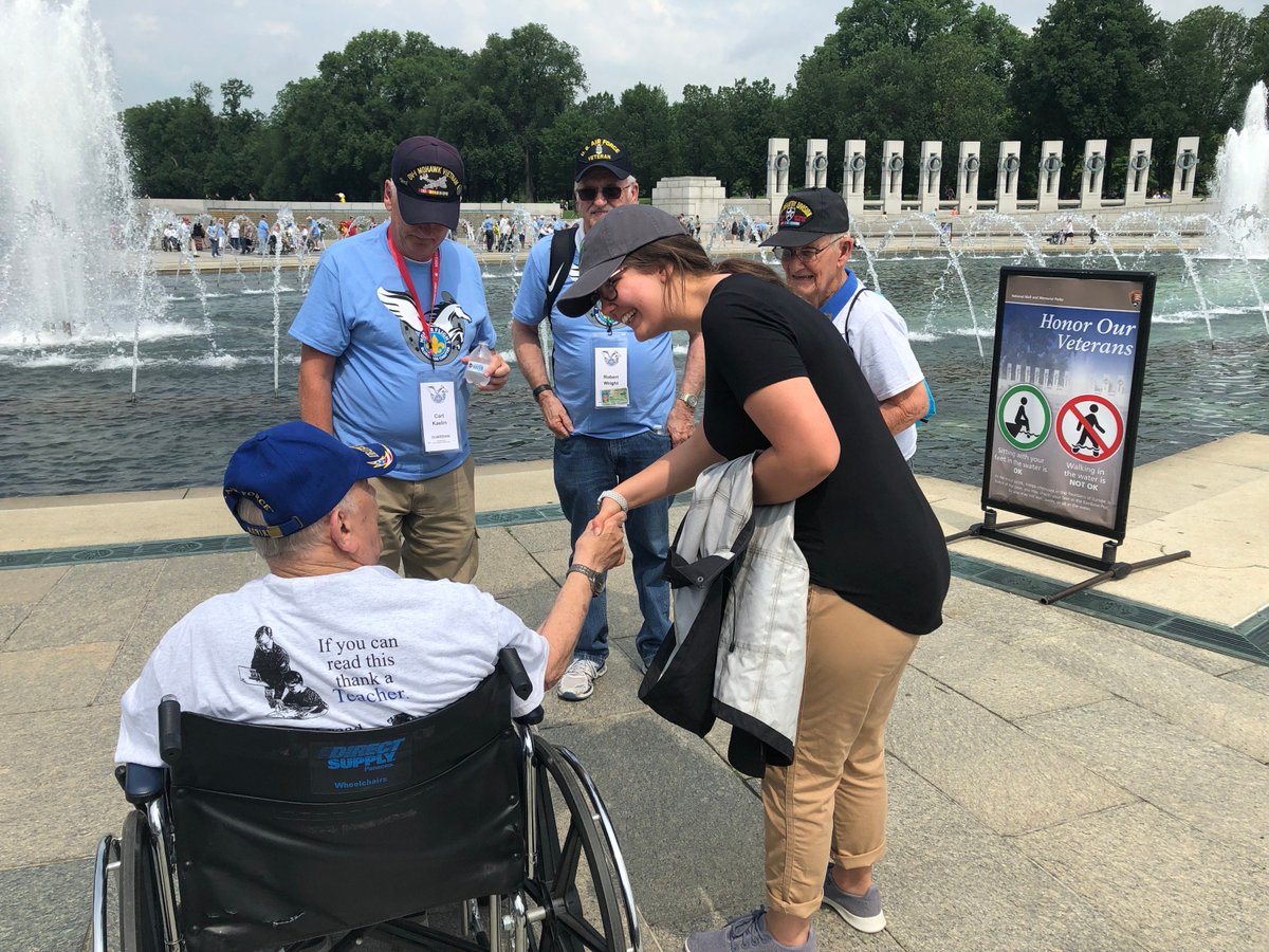 natlturkeyfed's tweet photo. We're so fortunate to be able to give back. NTF staff was also able to take part in welcoming veterans from Kentucky to #dc with volunteers from @HonorFlight! It was an honor to see them in the nation's capital. #TurkeyDayofService #ThankYouForYourService https://t.co/7VAZY7YjZ6