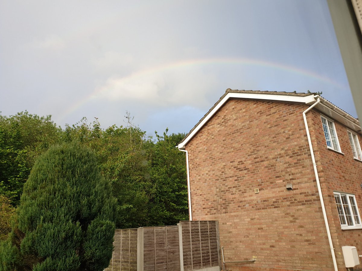 M4MHA's tweet photo. Can't believe it we've just finished Chloe's rainbow cake and a rainbow appears in the sky. #SignFromHeaven https://t.co/zCYjNBOf1G