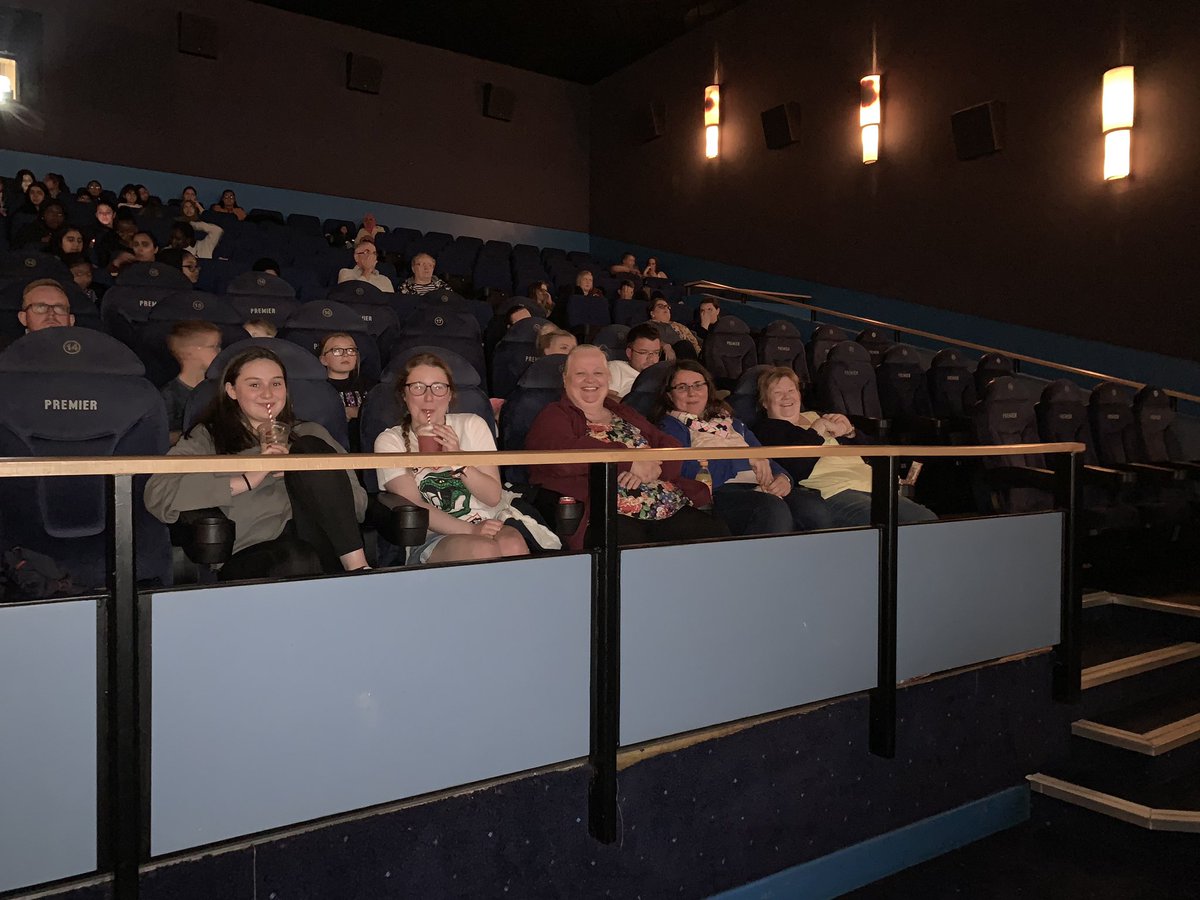 PioneerGuild's tweet photo. Trip to @ODEONCinemas to see @disneyaladdin @TrefoilGuild #BigKids 😁 https://t.co/yRU94PND37