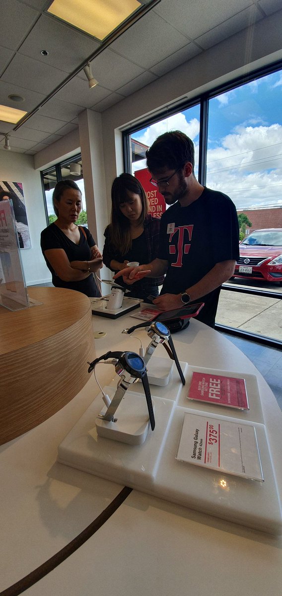 SamsungSolano's tweet photo. Working on a BOGO at Tmobile Euless!!!  Way to go team!! https://t.co/JfU2Ur4G2r