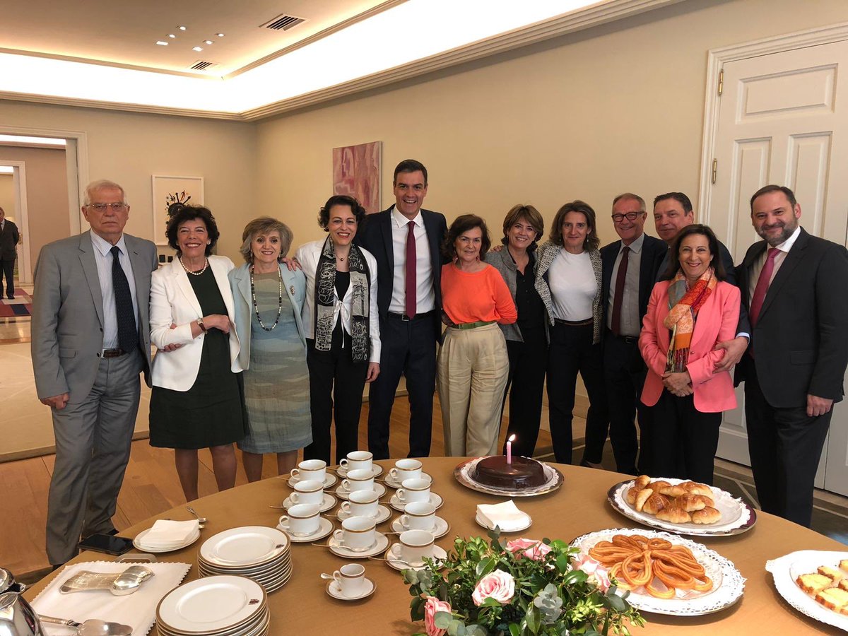 — Hola, soy Josep Borrell y estoy hasta los mismísimos cojones de todos estos.