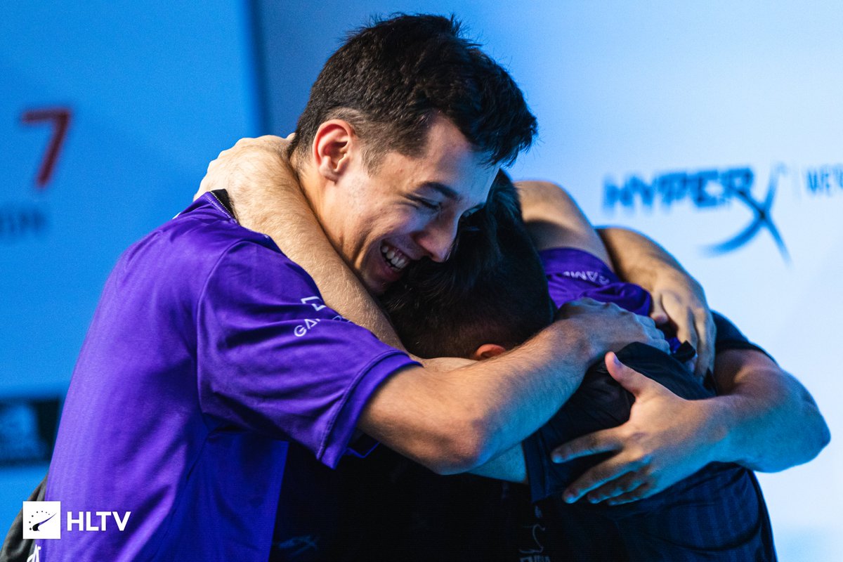 brcho_'s tweet image. #ECS7