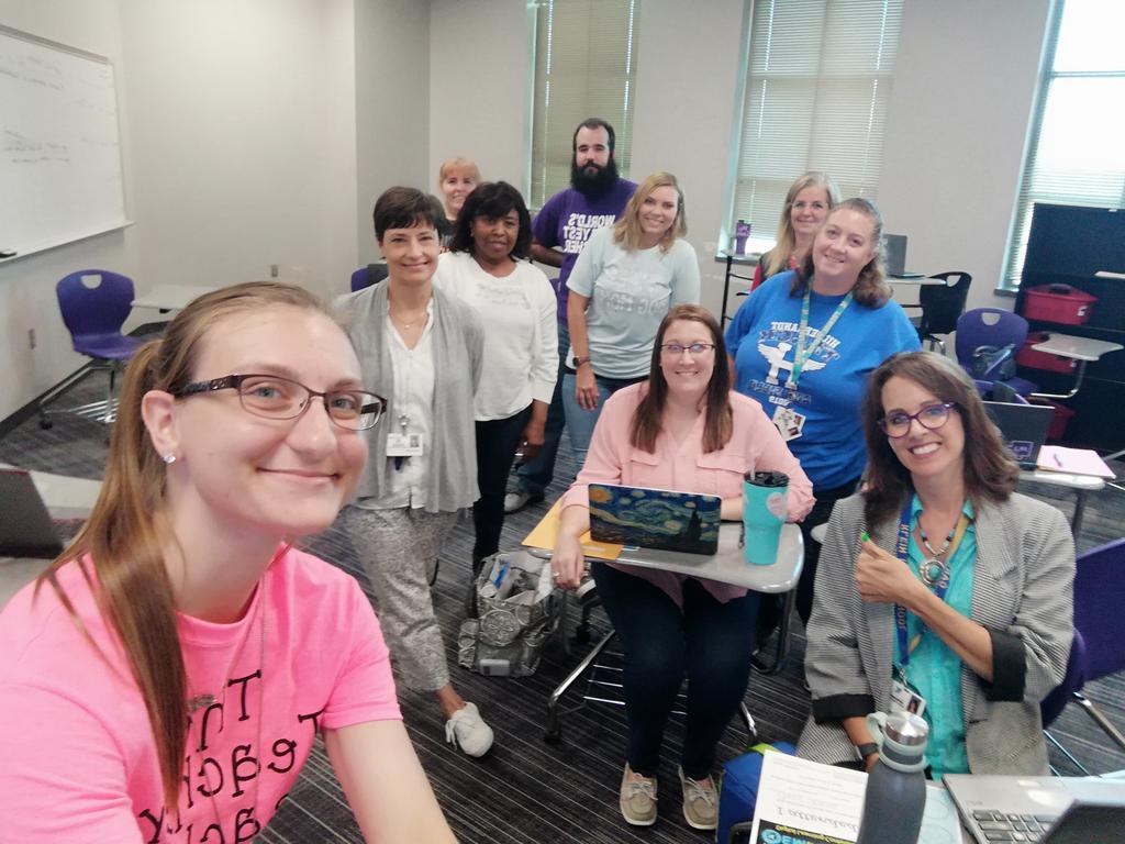 FroelkeNix's tweet photo. Teaching some fabulous educators about how "QR Codes Can Save Your Life"...but first let's take a selfie!! #KleinEmpower #KleinISD #kleinfamily #Promise2Purpose #techfro #QRCodes @RothKISD @KleinISD https://t.co/AnNN26SGbG