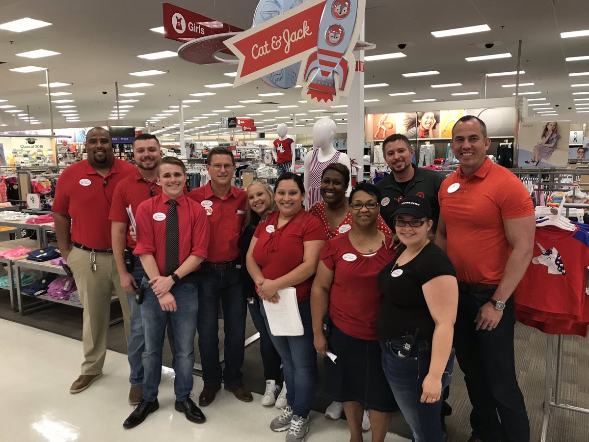 johnp_sheehan's tweet photo. Awesome Team ✅ Great looking store ✅ Selling! ✅.  Way to go, Kris &amp; Team! https://t.co/W2FGN6JUOk