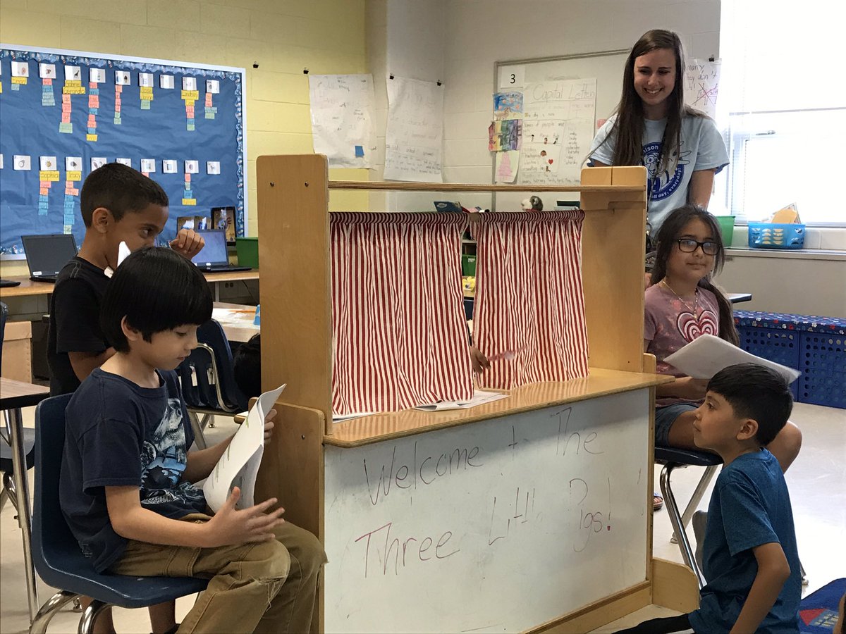 Our first graders in Mrs. Bowyer’s class were wonderful communicators and collaborators today during Reader’s Theater! Bravo, Eagles! 👏#FCPSPOG #HESEaglesSoar