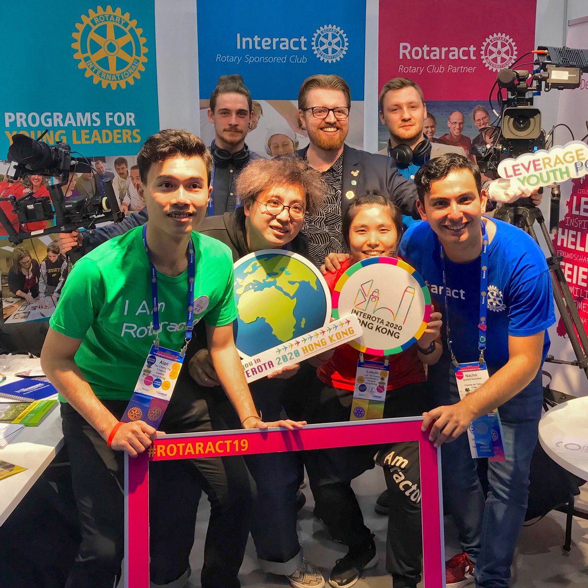 altruistfilms's tweet photo. #Filming with #Rotaracters from around the world at the #Rotary World Convention 2019, promoting „#Interota 2020“ in #Hongkong. Exciting Interview!
#Interota2020 #InterotaHonKong #Rotary19 #rotarycon #rotaryconvention #rotaryworldconvention #Charity #GH5 #PanasonicGh5 #Panasonic https://t.co/b6P1w6HPr3
