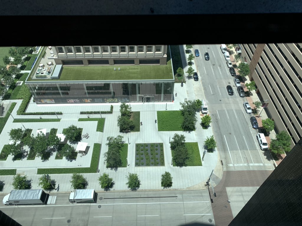 vdzassociates's tweet image. Allen plaza in @HoustonTX  beautiful public space by the office of James Burnett. #OJB very comfortable, inviting and fascinating at street level. #designthinking #houstondesign