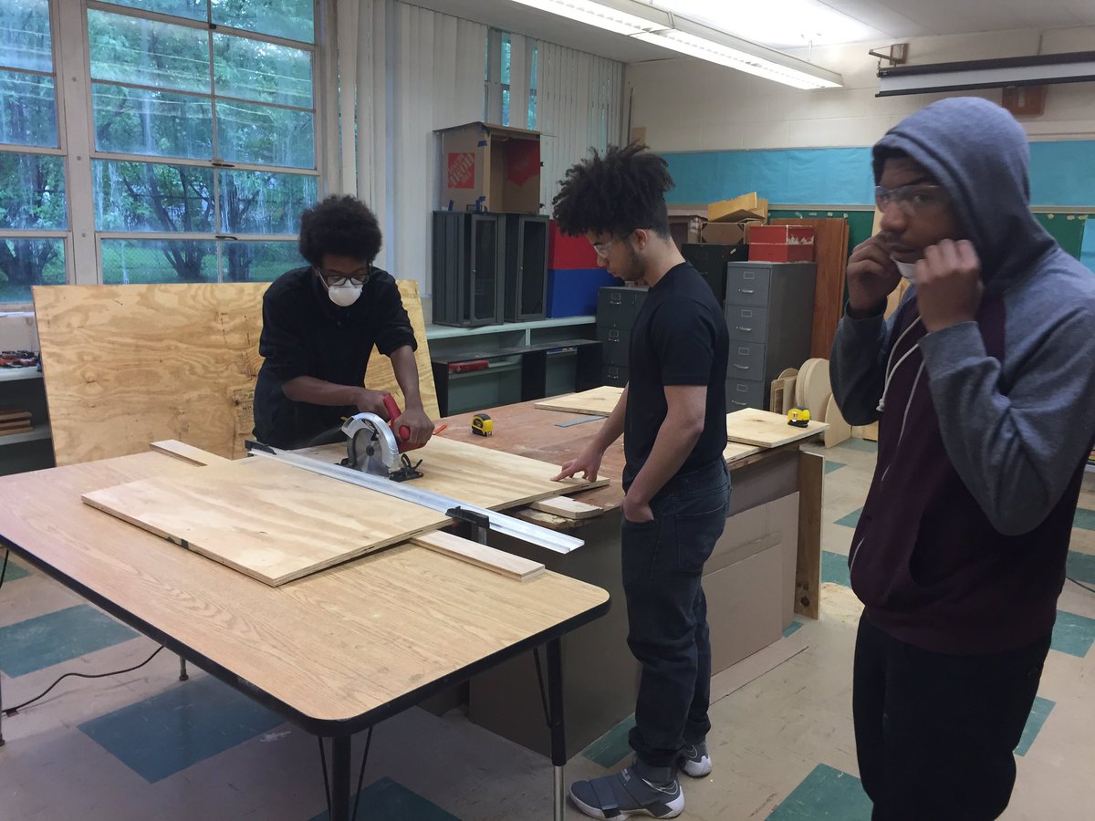 kidsof216's tweet photo. And that’s a wrap on Week One ☝️ 
After orientation, new skills included: 
-Blueprint and measuring class 
-Table &amp; circular saws 
-Drills 
-Nail gun 

Thanks @MyInnerWarrior1 for sponsoring the Give Boxes to be installed in Hough this year! #kidsof216 https://t.co/zYGfl0tUDM