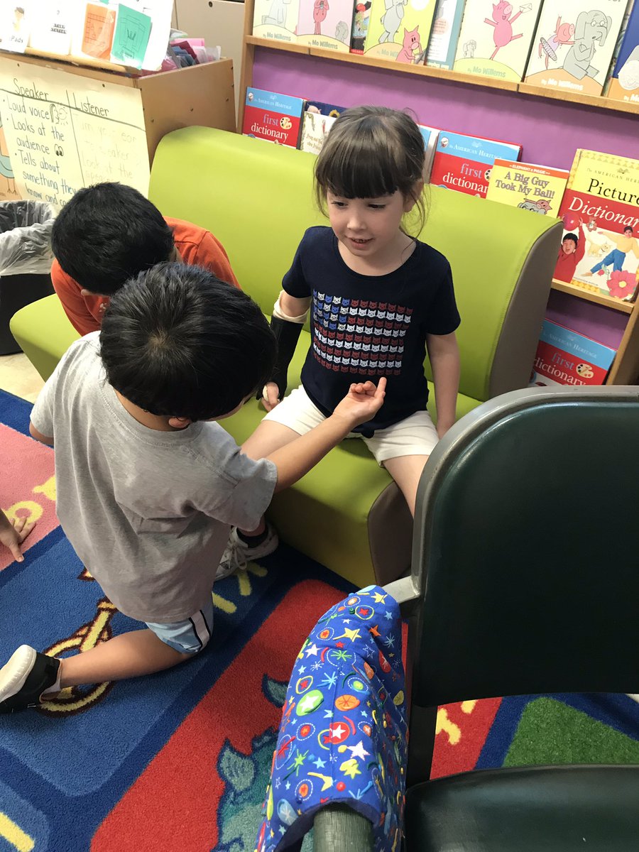 Counting the cats on a friend’s flag shirt. The learning never stops! @LeviKindergartn <a href="/mmaravel13/">Margarita Maravel</a> <a href="/Hampton_Street/">Hampton Street</a> @#MineolaProud