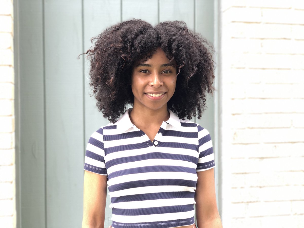 EmbarkMarketing's tweet photo. Welcome our new summer intern, Gabby! She is a senior at @UTSA majoring in Marketing. We're so excited to have her aboard. 🤙 🔹🔸 #embarkmarketing #utsa #birdsup #summerintern #UTSACOB https://t.co/qGgxTiaann