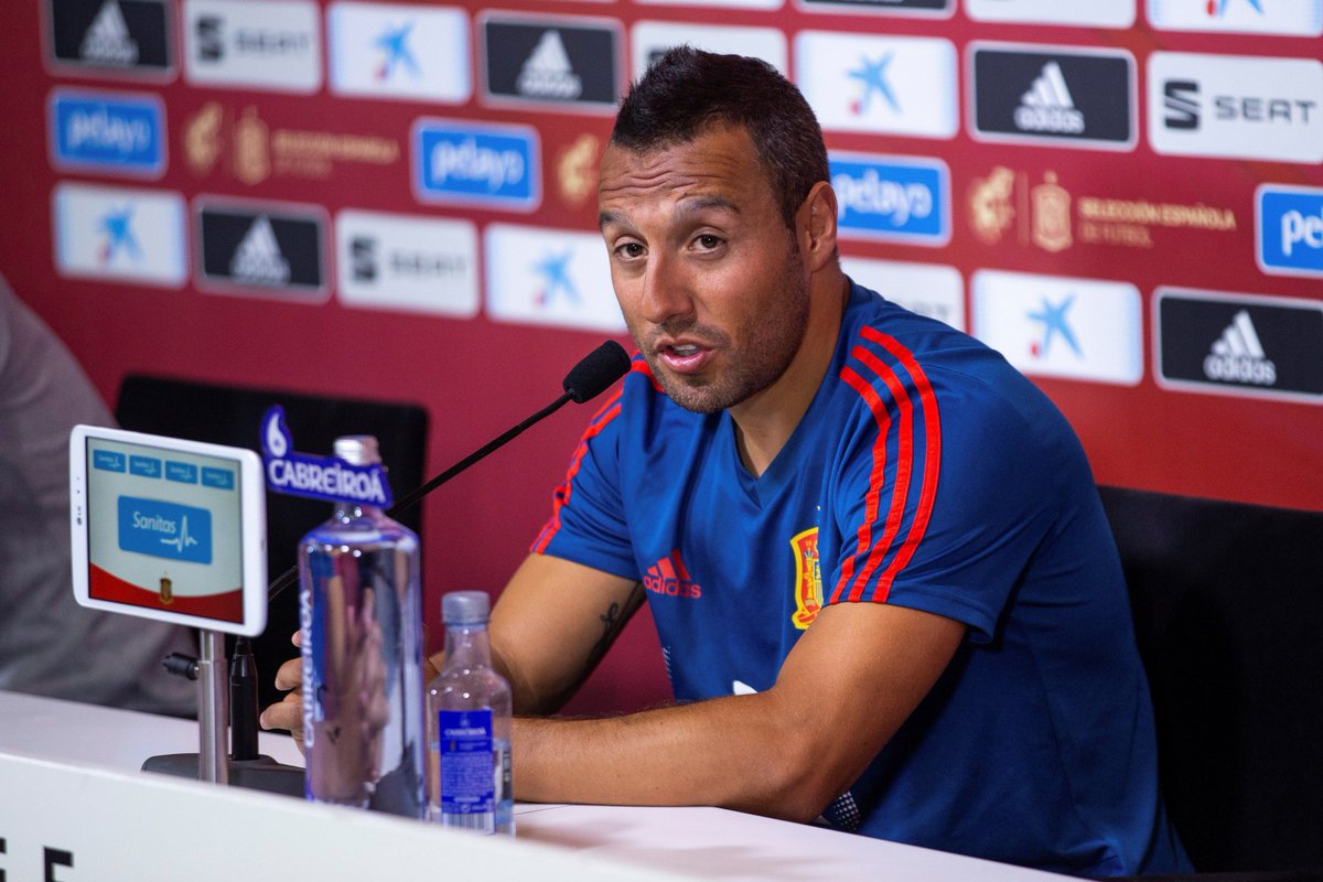 WilliamHill's tweet photo. 🏥 Two years out injured
💉 Eleven operations
🦵 Feared he could lose his leg
🇪🇸 Back in the Spain line-up against Faroe Islands
©️ Been handed the armband
💪 Superb comeback from Santi Cazorla!
#FROESP https://t.co/J2wWRMXced