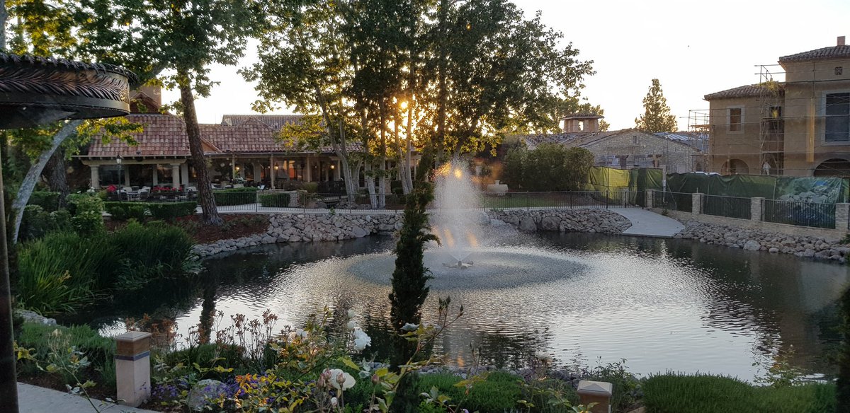 RValverdePastor's tweet photo. AdiΓ³s California... #HelloJetLag https://t.co/BHTJhSDygl