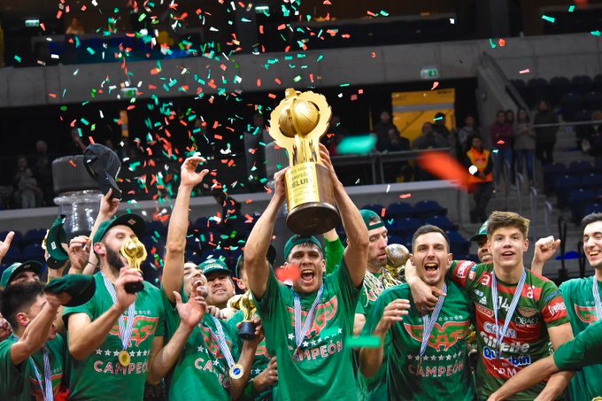 That was a dope championship series they deserved it we all played well congrats RT <a href="/santiagopepe_91/">santiagopepe_91</a>: <a href="/DeJuan45/">DeJuan Blair</a> This is what matters, man...bye bye!! ❤💚